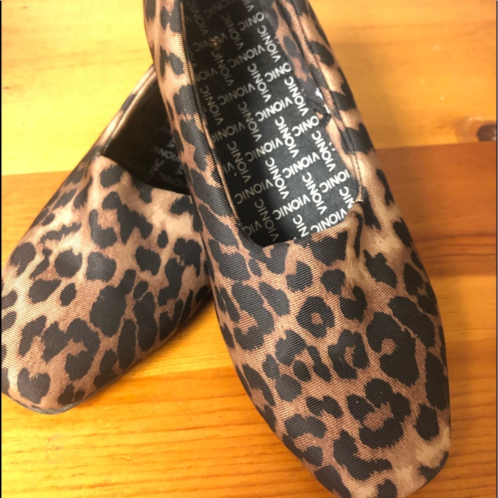 Vionic Powell Leopard Print Flats